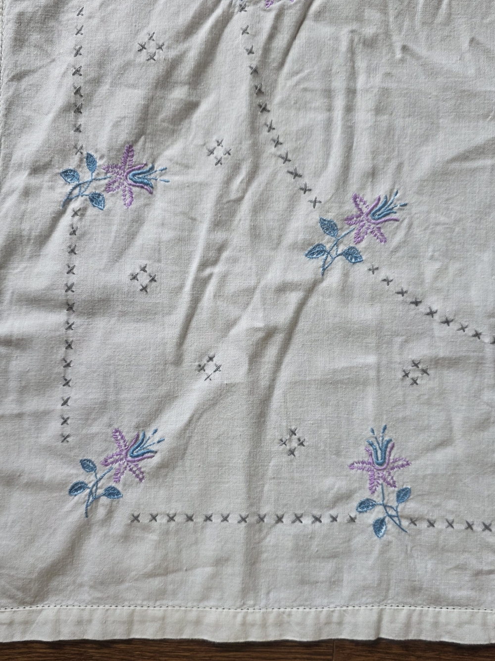 Embroidered Floral Tablecloth White with Purple & Blue Flowers Cozy Cottage Vtg